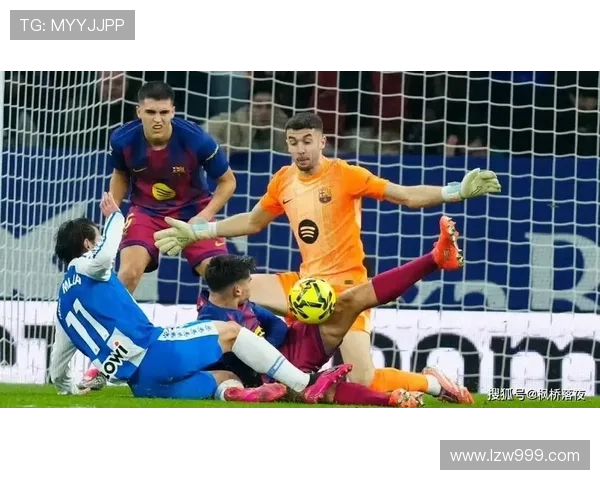 佩雷米拉回应加西亚神扑称顶球失误责任在我赛后足球比赛关键时刻